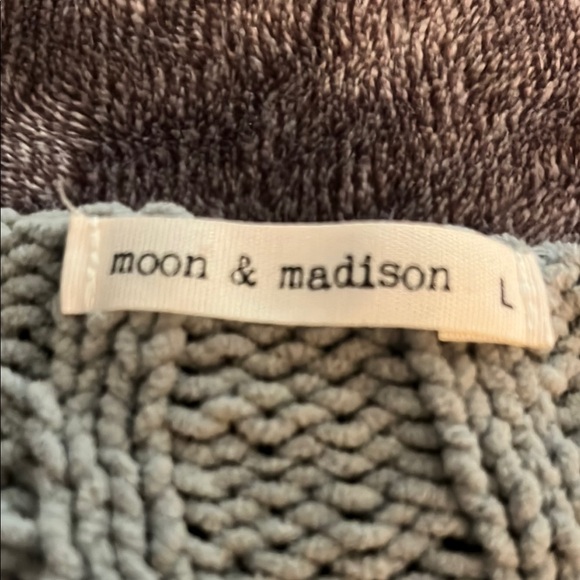 moon & madison Sage Cable Knit Cardigan Sweater - Picture 2 of 2